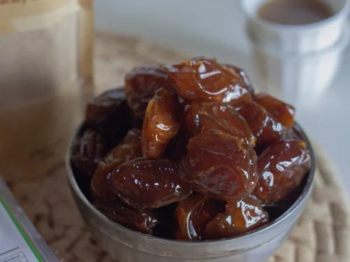 تمر خلاص بعين الجمل وحبه سوداء وشمر450 جرام