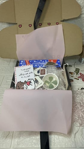 كوبين لوز وسكر برسم يدوي - مناسب للهدايا