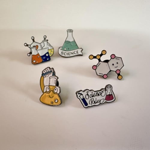 بروشات عدد ٥ | كيمياء ومعمل