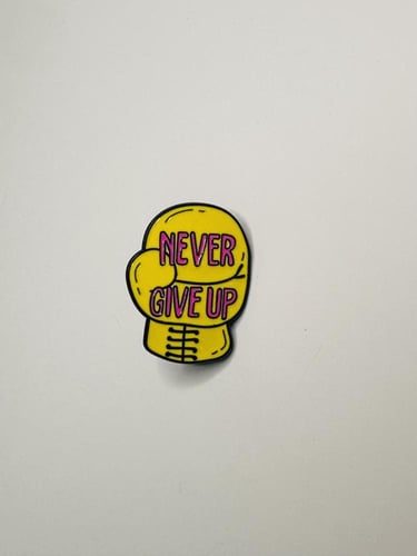 Never give up | بروش لا تستسلم ابدا