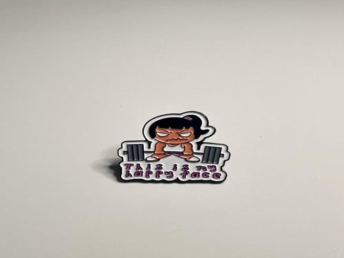 This is my happy face | بروش هذا وجهي السعيد