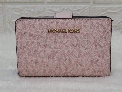 محفظة مايكل كورس Michael Kors CornerZip Medium Bifold wallet