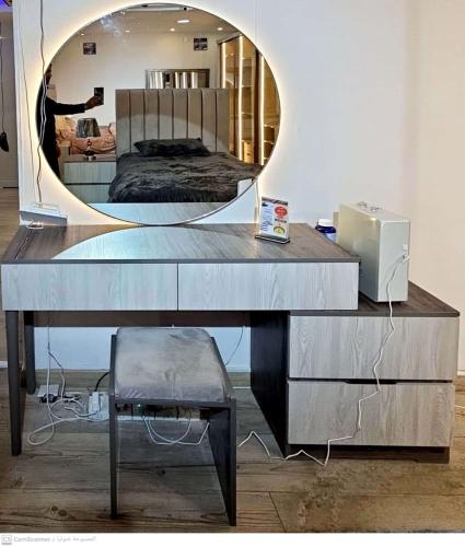 غرفة نوم خشب تايلندي (سرير+دولاب+تسريحة +شفرينة +2...