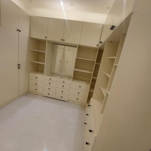 دولاب ملابس