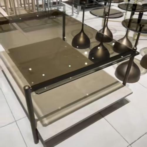 طاوله مع ٦خدمه