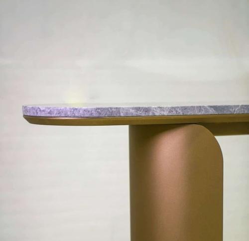 كونسول بتصميم مميز وعصرى سطح رخام قاعده حديد بويا...