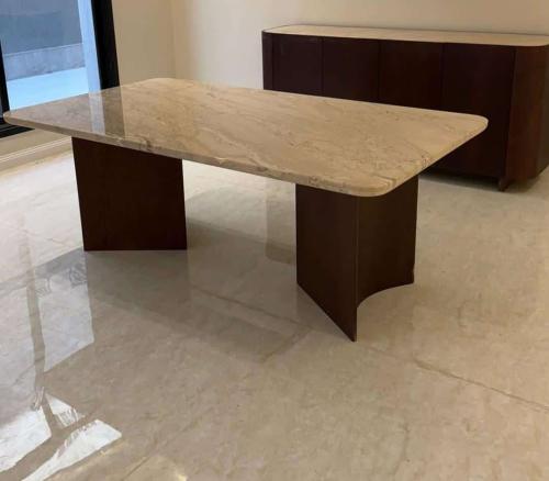 طاولة طعام سطح رخام قواعدخشب