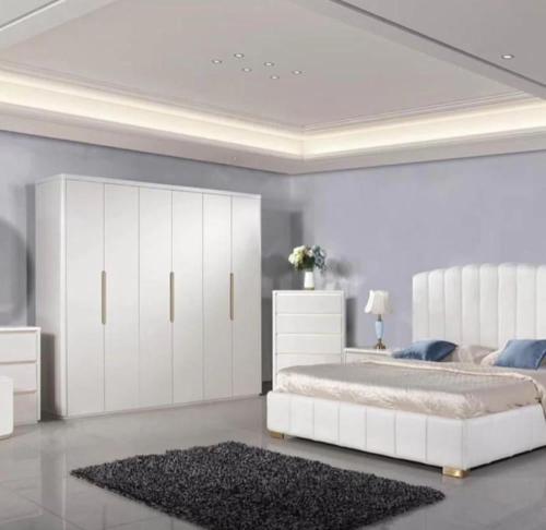 غرفة جديد نوم خشب تايلندي (سرير+دولاب+تسريحة +شفري...