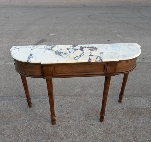 كونسول بسطح رخام كلكتا فيولا