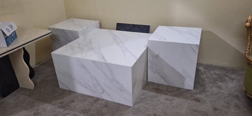طاولة وسط +2جانبيه رخام صناعي