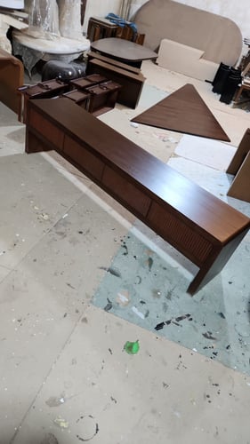 طاولة تلفزيون خشب قشرة جوز مقاس مترين