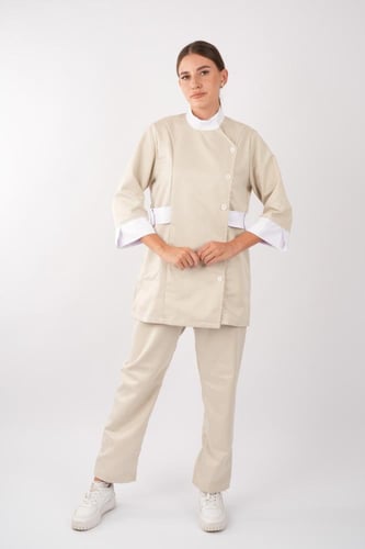 يونيفورم عاملة منزل بيج