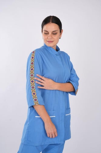 يونيفورم عاملة منزل سماوى مطرز