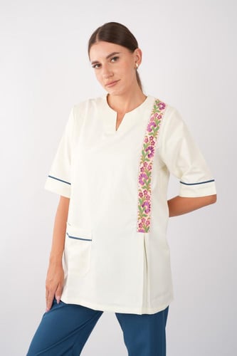 يونيفورم عاملة منزل مطرز ورد