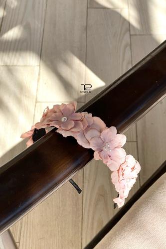 طوق ورد pink أروقة القصر