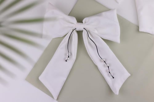 فيونكة كبيرة White