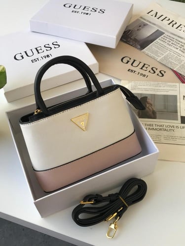 شنطة GUESS