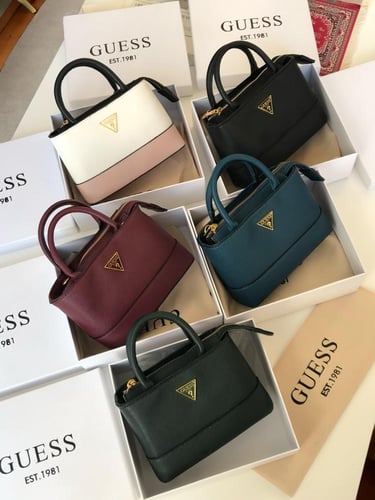 شنطة GUESS