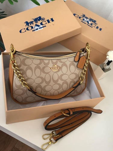 شنطة كوتش مستطيلة