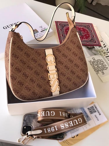 شنطة GUESS
