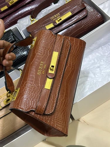 شنطة جيس جلد