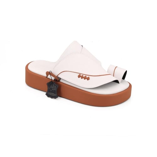 حذاء شرقي كلاسيك ايبض ثلجي