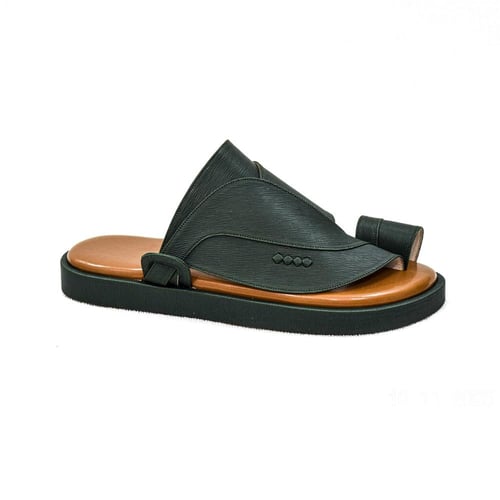 حذاء شرقي كلاسي زيتي