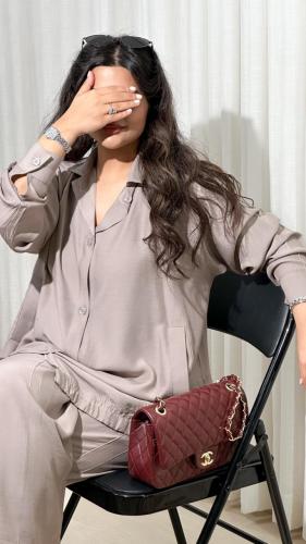 بدلة سفر بلون موس