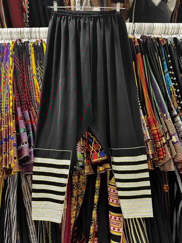 سراويل اسود منوع