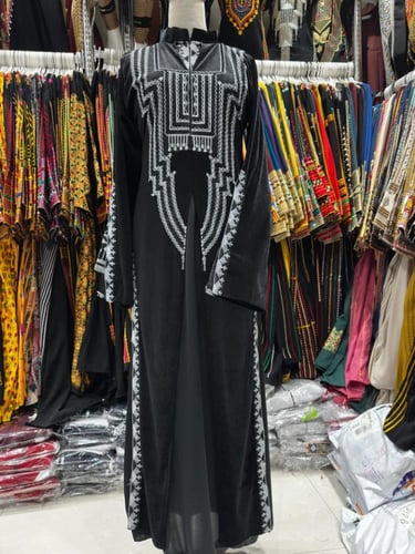 فستان مخمل كسرات جنوبي ملكيه