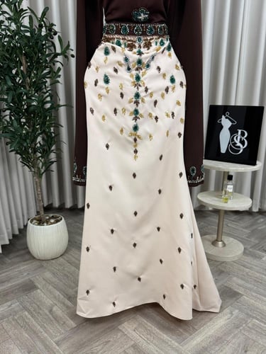فستان سهره مطرز فخم بني على بيج