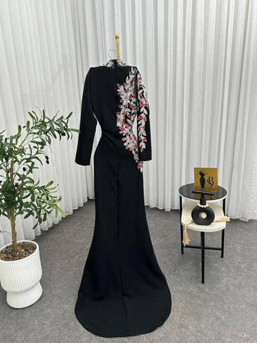 فستان سهره مطرز فخم اسود