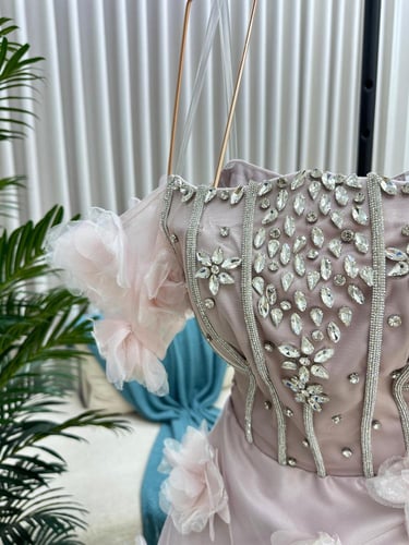 فستان سهره مطرز راقي لحمي