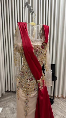 فستان سهره مطرز فخم بيج