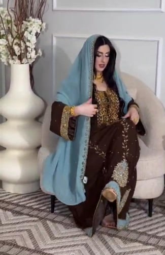 جلابيه سهره مطرزه فخمه بني