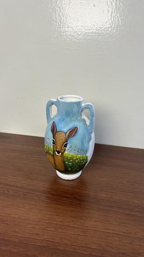 مزهرية برسمة غزال