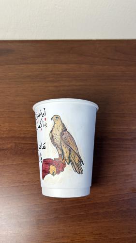 كوب ورقي برسمة صقر