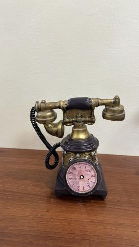 تحفه على شكل هاتف قديم