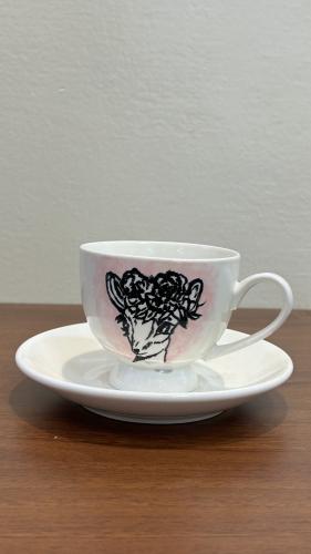 كوب رسم يدوي