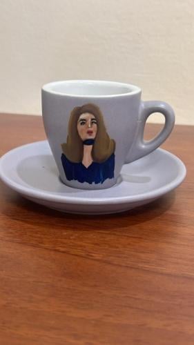 كوب - رسم يدوي