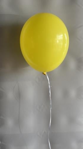 بالون اصفر لاتكس ١١ انش مع هيليوم
