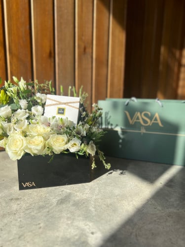 تنسيق شوكلت باتشي مع ورد ابيض