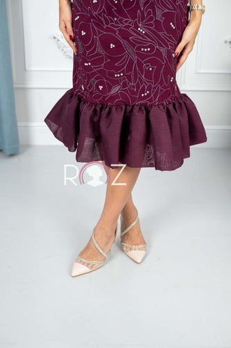 فستان فاخر عنابي مع تطريز زهور