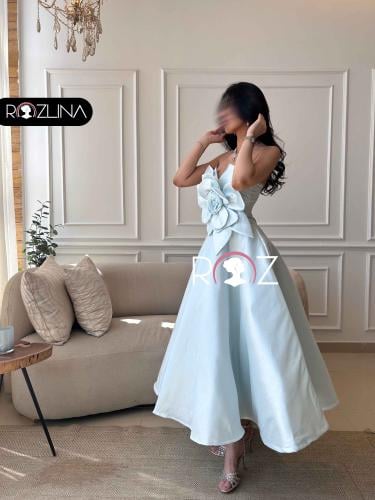 فستان سهرة سماوي ميد بفيونكه بالصدر