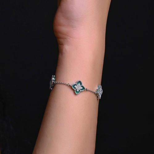 اسورة فضة عيار S925 (نجمة خضراء بفصوص زيركون)