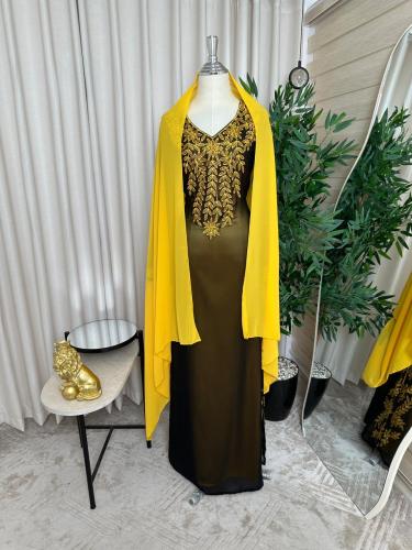 جلابية راقية باللون الأسود المائل للزيتي مع تطريز...