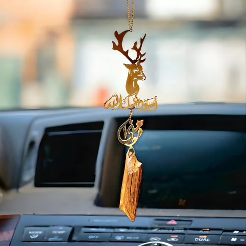 A pendant with a crack of the oud in the shape of a gazelle's head