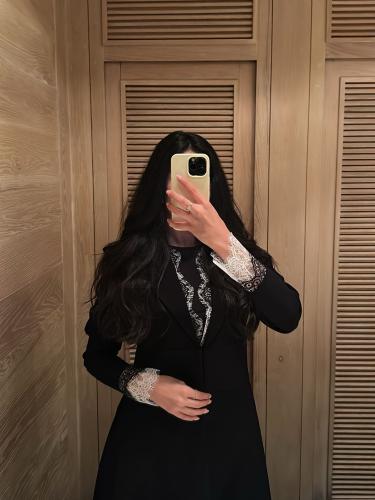 عباية كريب اسود مع دانتيل فرنسي