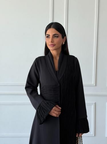 عباية كريب مع شيفرن مكسر - عبايات ثراء