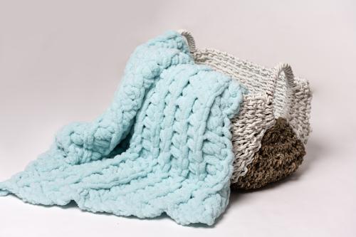 مواليد ازرق سماوي